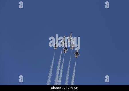 Edwards Air Force Base, California / USA - Oct. 15, 2022: All six F-16 fighter jets of the United States Air Force USAF Thunderbirds fly in formation. Stock Photo