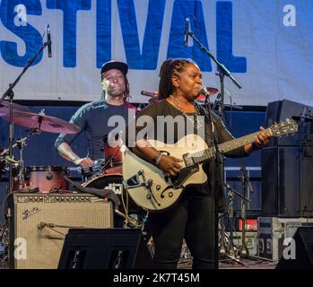 NEW ORLEANS, LA, USA - OCTOBER 16, 2022: Ruthie Foster plays guitar and sings at the Crescent City Blues and BBQ Festival in Lafayette Square Stock Photo