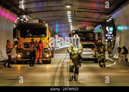 Sankt Jakob Im Rosental, Austria. 18th Oct, 2022. Austrian firemen ...