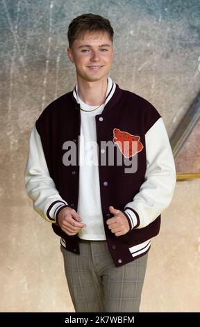 London, UK. 18th Oct, 2022. HRVY attends the UK Premiere of 'Black Adam' at Cineworld Leicester Square in London. Adebayo Akinfenwa attends the UK Premiere of 'Black Adam' at Cineworld Leicester Square in London. Credit: SOPA Images Limited/Alamy Live News Stock Photo