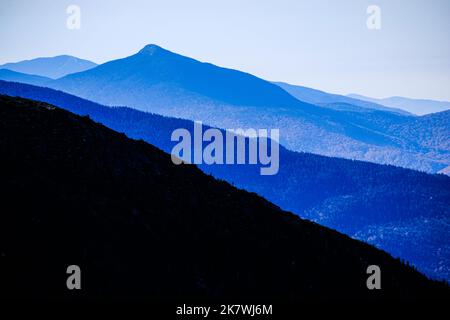 View of Camels Hump mountain from Mt. Mansfield, Stowe, VT, New England, USA, the highest mountain in Vermont. Stock Photo