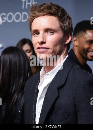 New York City, United States. 18th Oct, 2022. MANHATTAN, NEW YORK CITY, NEW YORK, USA - OCTOBER 18: English actor Eddie Redmayne arrives at the New York Special Screening of Netflix's 'The Good Nurse' held at The Paris Theater on October 18, 2022 in Manhattan, New York City, New York, United States. (Photo by Jordan Hinton/Image Press Agency) Credit: Image Press Agency/Alamy Live News Stock Photo