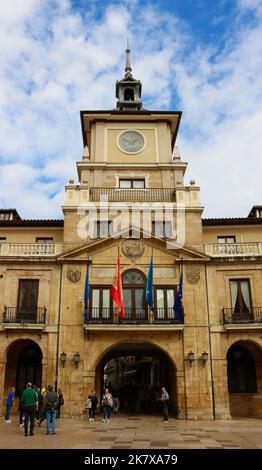 The historic town hall completed in 1671 designed by architect Juan de Nevada Plaza de La Constitución Oviedo Asturias Spain Stock Photo