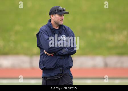 Toronto Argonauts Head Coach Ryan Dinwiddie Celebrates With His Players ...