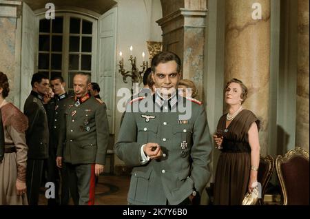 Omar Sharif Film: The Night Of The Generals (UK/FR 1967) Characters: Major Grau  Director: Anatole Litvak 29 January 1967   **WARNING** This Photograph is for editorial use only and is the copyright of COLUMBIA and/or the Photographer assigned by the Film or Production Company and can only be reproduced by publications in conjunction with the promotion of the above Film. A Mandatory Credit To COLUMBIA is required. The Photographer should also be credited when known. No commercial use can be granted without written authority from the Film Company. Stock Photo