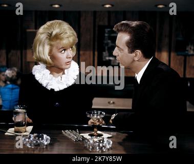 Sandra Dee & Bobby Darin Film: That Funny Feeling (1965) Characters: Joan Howell & Tom Milford  Director: Richard Thorpe 16 August 1965   **WARNING** This Photograph is for editorial use only and is the copyright of UNIVERSAL and/or the Photographer assigned by the Film or Production Company and can only be reproduced by publications in conjunction with the promotion of the above Film. A Mandatory Credit To UNIVERSAL is required. The Photographer should also be credited when known. No commercial use can be granted without written authority from the Film Company. Stock Photo