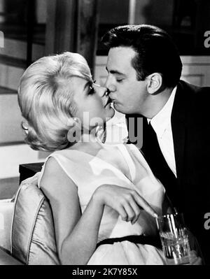 Sandra Dee & Bobby Darin Film: That Funny Feeling (1965) Characters: Joan Howell & Tom Milford  Director: Richard Thorpe 16 August 1965   **WARNING** This Photograph is for editorial use only and is the copyright of UNIVERSAL and/or the Photographer assigned by the Film or Production Company and can only be reproduced by publications in conjunction with the promotion of the above Film. A Mandatory Credit To UNIVERSAL is required. The Photographer should also be credited when known. No commercial use can be granted without written authority from the Film Company. Stock Photo