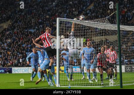 Coventry, UK. 19th Oct, 2022. Ben Wilson #13 of Coventry City tips a corner over the bar during the Sky Bet Championship match Coventry City vs Sheffield United at Coventry Building Society Arena, Coventry, United Kingdom, 19th October 2022 (Photo by Gareth Evans/News Images) in Coventry, United Kingdom on 10/19/2022. (Photo by Gareth Evans/News Images/Sipa USA) Credit: Sipa USA/Alamy Live News Stock Photo