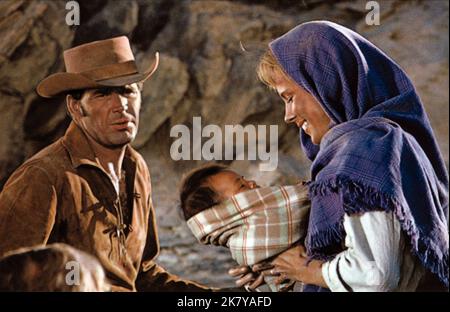 James Garner & Bibi Andersson Film: Duel At Diablo (1966) Characters: Jess Remsberg (scout), Ellen Grange  Director: Ralph Nelson 15 June 1966   **WARNING** This Photograph is for editorial use only and is the copyright of UNITED ARTISTS and/or the Photographer assigned by the Film or Production Company and can only be reproduced by publications in conjunction with the promotion of the above Film. A Mandatory Credit To UNITED ARTISTS is required. The Photographer should also be credited when known. No commercial use can be granted without written authority from the Film Company. Stock Photo