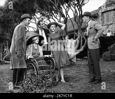 Lionel Jeffries, Estelle Winwood, Jack Lemmon, Kim Novak & Fred Astaire Film: The Notorious Landlady (1962) Characters: Inspector Oliphant, Mrs. Dunhill, William 'Bill' Gridley, Mrs. Carlyle Hardwicke, Franklyn Ambruster  Director: Richard Quine 13 April 1962   **WARNING** This Photograph is for editorial use only and is the copyright of COLUMBIA and/or the Photographer assigned by the Film or Production Company and can only be reproduced by publications in conjunction with the promotion of the above Film. A Mandatory Credit To COLUMBIA is required. The Photographer should also be credited whe Stock Photo