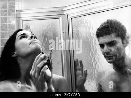 Ali Macgraw & Richard Benjamin Film: Goodbye, Columbus (USA 1969) Characters: Brenda Patimkin, Neil Klugman  Director: Larry Peerce 03 April 1969   **WARNING** This Photograph is for editorial use only and is the copyright of PARAMOUNT PICTURES and/or the Photographer assigned by the Film or Production Company and can only be reproduced by publications in conjunction with the promotion of the above Film. A Mandatory Credit To PARAMOUNT PICTURES is required. The Photographer should also be credited when known. No commercial use can be granted without written authority from the Film Company.