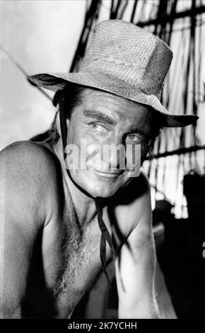 Trevor Howard Film: Mutiny On The Bounty (USA 1962) Characters: Capt. William Bligh  Director: Lewis Milestone 08 November 1962   **WARNING** This Photograph is for editorial use only and is the copyright of MGM and/or the Photographer assigned by the Film or Production Company and can only be reproduced by publications in conjunction with the promotion of the above Film. A Mandatory Credit To MGM is required. The Photographer should also be credited when known. No commercial use can be granted without written authority from the Film Company. Stock Photo