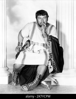 Peter Ustinov wearing a Roman costume Photo Print - Item # VARCEL683487 -  Posterazzi