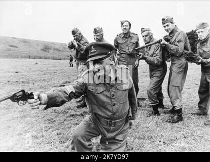 John Le Mesurier, Clive Dunn, James Beck, John Laurie, Ian Lavender, Arnold Ridley & Arthur Lowe Television: Dad'S Army (TV-Serie) Characters: Sgt. Arthur Wilson,LCpl. Jack Jones,Pte. Joe Walker,Pte. James Frazer,Pte. Frank Pike,Pte. Charles Godfrey & Capt. George Mainwaring  Uk 1968–1977, 31 July 1968   **WARNING** This Photograph is for editorial use only and is the copyright of BBC and/or the Photographer assigned by the Film or Production Company and can only be reproduced by publications in conjunction with the promotion of the above Film. A Mandatory Credit To BBC is required. The Photog Stock Photo