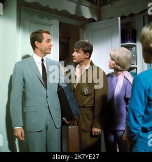 Dean Jones, Roddy Mcdowall & Dorothy Provine Film: That Darn Cat! (1967) Characters: Zeke Kelso,Gregory Benson & Ingrid Randall  Director: Robert Stevenson 02 December 1965   **WARNING** This Photograph is for editorial use only and is the copyright of DISNEY and/or the Photographer assigned by the Film or Production Company and can only be reproduced by publications in conjunction with the promotion of the above Film. A Mandatory Credit To DISNEY is required. The Photographer should also be credited when known. No commercial use can be granted without written authority from the Film Company. Stock Photo