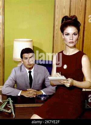 Van Williams & Wende Wagner Television: The Green Hornet (TV-Serie) Characters: Britt Reid & Lenore 'Casey' Case  Usa 1968-1969, 09 September 1966   **WARNING** This Photograph is for editorial use only and is the copyright of ABC and/or the Photographer assigned by the Film or Production Company and can only be reproduced by publications in conjunction with the promotion of the above Film. A Mandatory Credit To ABC is required. The Photographer should also be credited when known. No commercial use can be granted without written authority from the Film Company. Stock Photo