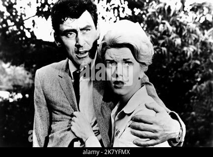 Ken Scott & Merry Anders Film: Police Nurse (1960) Characters: Art Devlin & Joan Olson  Director: Maury Dexter 01 May 1963   **WARNING** This Photograph is for editorial use only and is the copyright of ASSOCIATED PRODUCERS INC and/or the Photographer assigned by the Film or Production Company and can only be reproduced by publications in conjunction with the promotion of the above Film. A Mandatory Credit To ASSOCIATED PRODUCERS INC is required. The Photographer should also be credited when known. No commercial use can be granted without written authority from the Film Company. Stock Photo