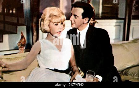 Sandra Dee & Bobby Darin Film: That Funny Feeling (1960) Characters: Joan Howell & Tom Milford  Director: Richard Thorpe 16 August 1965   **WARNING** This Photograph is for editorial use only and is the copyright of UNIVERSAL and/or the Photographer assigned by the Film or Production Company and can only be reproduced by publications in conjunction with the promotion of the above Film. A Mandatory Credit To UNIVERSAL is required. The Photographer should also be credited when known. No commercial use can be granted without written authority from the Film Company. Stock Photo