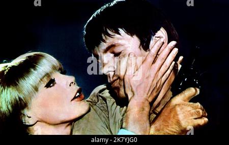 Elke Sommer & Gary Lockwood Film: They Came To Rob Las Vegas (IT/ES/FR/DE 1968) Characters: Ann Bennett & Tony Ferris  Director: Antonio Isasi-Isasmendi 31 October 1968   **WARNING** This Photograph is for editorial use only and is the copyright of WARNER BROS. and/or the Photographer assigned by the Film or Production Company and can only be reproduced by publications in conjunction with the promotion of the above Film. A Mandatory Credit To WARNER BROS. is required. The Photographer should also be credited when known. No commercial use can be granted without written authority from the Film C Stock Photo