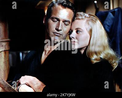 Paul Newman & Shirley Knight Film: Sweet Bird Of Youth (USA 1962) Characters: Chance Wayne & Heavenly Finley  / Literaturverfilmung (Based On The Play By Tennessee Williams) Director: Richard Brooks 21 March 1962   **WARNING** This Photograph is for editorial use only and is the copyright of ROXBURY PRODUCTIONS INC. and/or the Photographer assigned by the Film or Production Company and can only be reproduced by publications in conjunction with the promotion of the above Film. A Mandatory Credit To ROXBURY PRODUCTIONS INC. is required. The Photographer should also be credited when known. No com Stock Photo