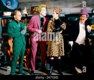 Frank Gorshin, Cesar Romero, Julie Newmar & Burgess Meredith Television: Batman (TV-Serie) Characters: The Riddler,The Joker, & The Penguin  Usa 1966-1968, 12 January 1966   **WARNING** This Photograph is for editorial use only and is the copyright of ABC and/or the Photographer assigned by the Film or Production Company and can only be reproduced by publications in conjunction with the promotion of the above Film. A Mandatory Credit To ABC is required. The Photographer should also be credited when known. No commercial use can be granted without written authority from the Film Company. Stock Photo