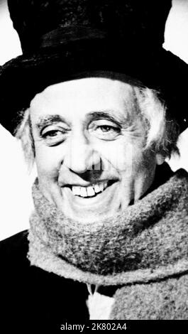 Alastair Sim Film: Scrooge (1959) Characters: Ebenezer Scrooge  Director: Brian Desmond Hurst 28 November 1951   **WARNING** This Photograph is for editorial use only and is the copyright of UNITED ARTISTS and/or the Photographer assigned by the Film or Production Company and can only be reproduced by publications in conjunction with the promotion of the above Film. A Mandatory Credit To UNITED ARTISTS is required. The Photographer should also be credited when known. No commercial use can be granted without written authority from the Film Company. Stock Photo