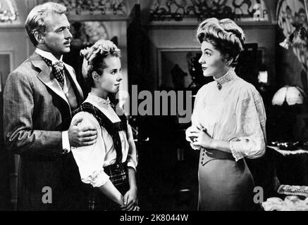 John Lund, Mona Freeman & Joan Fontaine Film: Rendezvous; Darling, How Could You! (1951) Characters: Dr. Robert Grey,Amy Grey & Mrs. Alice Grey  Director: Mitchell Leisen 08 August 1951   **WARNING** This Photograph is for editorial use only and is the copyright of PARAMOUNT and/or the Photographer assigned by the Film or Production Company and can only be reproduced by publications in conjunction with the promotion of the above Film. A Mandatory Credit To PARAMOUNT is required. The Photographer should also be credited when known. No commercial use can be granted without written authority from Stock Photo