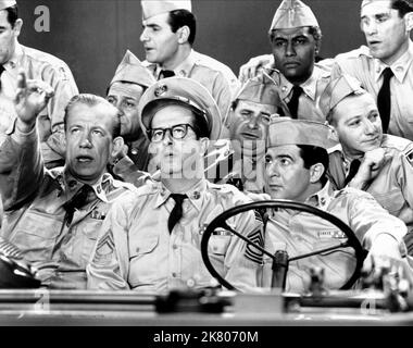 Allan Melvin, Phil Silvers, Maurice Gosfield & Harvey Lembeck Television: The Phil Silvers Show; Sergeant Bilko (TV-Serie) Characters: Cpl. Steve Henshaw, MSgt. Ernest G. Bilko, Pvt. Duane Doberman, Cpl. Rocco Barbella  Usa 1955-1959, 20 September 1955   **WARNING** This Photograph is for editorial use only and is the copyright of CBS and/or the Photographer assigned by the Film or Production Company and can only be reproduced by publications in conjunction with the promotion of the above Film. A Mandatory Credit To CBS is required. The Photographer should also be credited when known. No comme Stock Photo