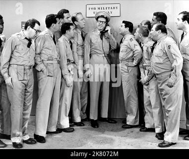 Allan Melvin, Phil Silvers, Harvey Lembeck & Maurice Gosfield Television: The Phil Silvers Show; Sergeant Bilko (TV-Serie) Characters: Cpl. Steve Henshaw, MSgt. Ernest G. Bilko, Cpl. Rocco Barbella, Pvt. Duane Doberman  Usa 1955-1959, 20 September 1955   **WARNING** This Photograph is for editorial use only and is the copyright of CBS and/or the Photographer assigned by the Film or Production Company and can only be reproduced by publications in conjunction with the promotion of the above Film. A Mandatory Credit To CBS is required. The Photographer should also be credited when known. No comme Stock Photo