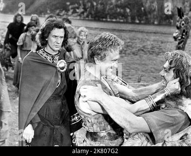 THE VIKINGS, James Donald, Kirk Douglas, Ernest Borgnine, 1958 Stock ...