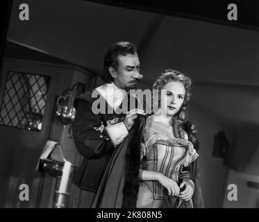 JOSE FERRER, MALA POWERS, CYRANO DE BERGERAC, 1950 Stock Photo - Alamy