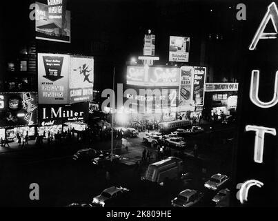 Night Scene Of Times Square Film: Sweet Smell Of Success (1956)   Director: Alexander Mackendrick 27 June 1957   **WARNING** This Photograph is for editorial use only and is the copyright of BLUE DOLPHIN and/or the Photographer assigned by the Film or Production Company and can only be reproduced by publications in conjunction with the promotion of the above Film. A Mandatory Credit To BLUE DOLPHIN is required. The Photographer should also be credited when known. No commercial use can be granted without written authority from the Film Company. Stock Photo