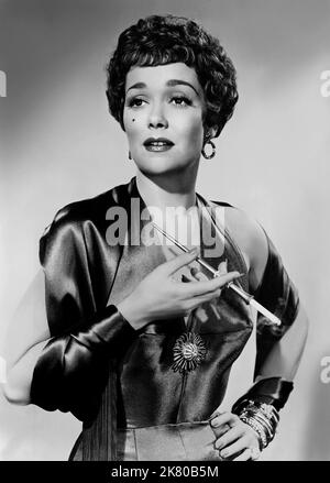 Jane Wyman Film: Let'S Do It Again (USA 1953) Characters: Constance 'Connie' Stuart  Director: Alexander Hall 17 July 1953   **WARNING** This Photograph is for editorial use only and is the copyright of COLUMBIA and/or the Photographer assigned by the Film or Production Company and can only be reproduced by publications in conjunction with the promotion of the above Film. A Mandatory Credit To COLUMBIA is required. The Photographer should also be credited when known. No commercial use can be granted without written authority from the Film Company. Stock Photo