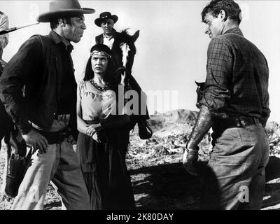 Edward Platt, Kathryn Grant, Michael Pate & Guy Madison Film: Reprisal! (1956) Characters: Neil Shipley, Taini, Bert Shipley, Frank Madden aka Neola  Director: George Sherman 01 November 1956   **WARNING** This Photograph is for editorial use only and is the copyright of The Film Company and/or the Photographer assigned by the Film or Production Company and can only be reproduced by publications in conjunction with the promotion of the above Film. A Mandatory Credit To The Film Company is required. The Photographer should also be credited when known. No commercial use can be granted without wr Stock Photo