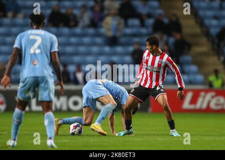 Coventry, UK. 19th Oct, 2022. Ben Sheaf #14 of Coventry City and Iliman Ndiaye #29 of Sheffield United battle for the ball during the Sky Bet Championship match Coventry City vs Sheffield United at Coventry Building Society Arena, Coventry, United Kingdom, 19th October 2022 (Photo by Gareth Evans/News Images) in Coventry, United Kingdom on 10/19/2022. (Photo by Gareth Evans/News Images/Sipa USA) Credit: Sipa USA/Alamy Live News Stock Photo