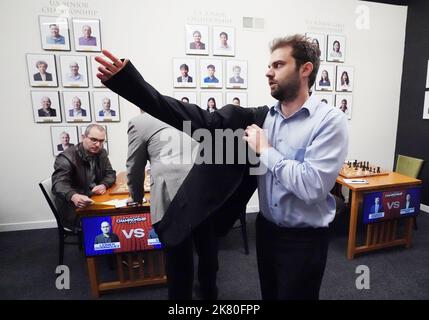 Ian NEPOMNIACHTCHI, RUS, Russia, Russian Federation, left Leinier DOMINGUEZ  PEREZ, USA, United States of America, match: Leinier Dominguez - Ian  Nepomniachtchi Third matchday of the Sparkassen Chess-Meeting 2019 on  16.07.2019 in Dortmund