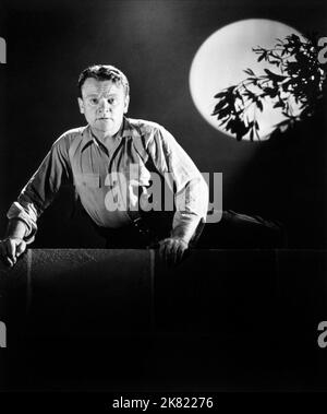 James Cagney Film: 13 Rue Madeleine (1947) Characters: Robert Emmett 'Bob' Sharkey  Director: Henry Hathaway 15 January 1947   **WARNING** This Photograph is for editorial use only and is the copyright of 20 CENTURY FOX and/or the Photographer assigned by the Film or Production Company and can only be reproduced by publications in conjunction with the promotion of the above Film. A Mandatory Credit To 20 CENTURY FOX is required. The Photographer should also be credited when known. No commercial use can be granted without written authority from the Film Company.