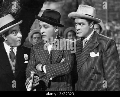 Frank Faylen, Bing Crosby & Bob Hope Film: Road To Rio (1946) Characters: Trigger,Scat Sweeney & Hot Lips Barton  Director: Norman Z.Mcleod 25 December 1947   **WARNING** This Photograph is for editorial use only and is the copyright of PARAMOUNT PICTURES and/or the Photographer assigned by the Film or Production Company and can only be reproduced by publications in conjunction with the promotion of the above Film. A Mandatory Credit To PARAMOUNT PICTURES is required. The Photographer should also be credited when known. No commercial use can be granted without written authority from the Film C Stock Photo