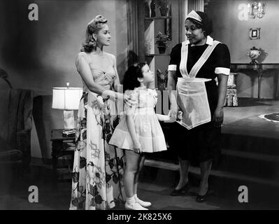 Marian Marsh, Mary Ruth & Lillian Randolph Film: Gentleman From Dixie (1941) Characters: Margaret Terril, Betty Jean Terrill, Aunt Eppie  Director: Albert Herman 02 September 1941   **WARNING** This Photograph is for editorial use only and is the copyright of EDWARD F.FINNEY PRODUSCTIONS and/or the Photographer assigned by the Film or Production Company and can only be reproduced by publications in conjunction with the promotion of the above Film. A Mandatory Credit To EDWARD F.FINNEY PRODUSCTIONS is required. The Photographer should also be credited when known. No commercial use can be grante Stock Photo