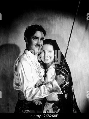 Tyrone Power & Linda Darnell Film: The Mark Of Zorro (USA 1940) Characters: Diego & Lolita Quintero  Director: Rouben Mamoulian 01 November 1940   **WARNING** This Photograph is for editorial use only and is the copyright of 20TH CENTURY FOX and/or the Photographer assigned by the Film or Production Company and can only be reproduced by publications in conjunction with the promotion of the above Film. A Mandatory Credit To 20TH CENTURY FOX is required. The Photographer should also be credited when known. No commercial use can be granted without written authority from the Film Company. Stock Photo