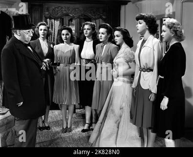S.Z. Sakall, Frances Raeburn, Dorothy Morris, Frances Rafferty, Kathryn Grayson, Peggy Moran, Marsha Hunt & Cecilia Parker Film: Seven Sweethearts (USA 1942) Characters: Mr. Van Maaster, the Father, Cornelius Van Maaster, Peter Van Maaster, George Van Maaster, Billie Van Maaster, Albert 'Al' Van Maaster, Regina 'Reggie' Van Maaster, Victor Van Maaster  Director: Frank Borzage 13 November 1942   **WARNING** This Photograph is for editorial use only and is the copyright of MGM and/or the Photographer assigned by the Film or Production Company and can only be reproduced by publications in conjunc Stock Photo