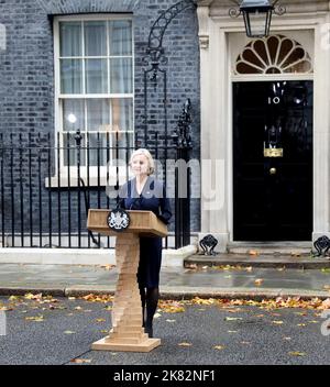 London, UK. 20th Oct, 2022. (221020) -- LONDON, Oct. 20, 2022 (Xinhua) -- United Kingdom (UK) Prime Minister Liz Truss makes a statement outside 10 Downing Street in London, Britain, Oct. 20, 2022.  Truss resigned on Thursday after just a little over six weeks in office and thus became the shortest-serving prime minister in the country's history. (Xinhua/Li Ying) Credit: Xinhua/Alamy Live News Stock Photo