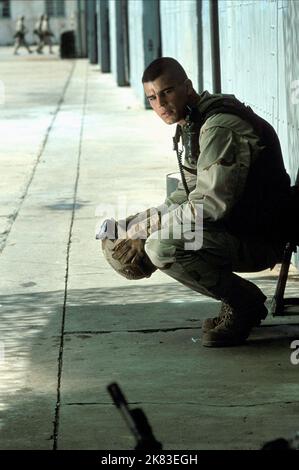 Josh Hartnett Film: Black Hawk Down (USA/UK 2001) Characters: Eversmann  Director: Ridley Scott 18 December 2001   **WARNING** This Photograph is for editorial use only and is the copyright of SCOTT FREE PRODUCTIONS and/or the Photographer assigned by the Film or Production Company and can only be reproduced by publications in conjunction with the promotion of the above Film. A Mandatory Credit To SCOTT FREE PRODUCTIONS is required. The Photographer should also be credited when known. No commercial use can be granted without written authority from the Film Company. Stock Photo