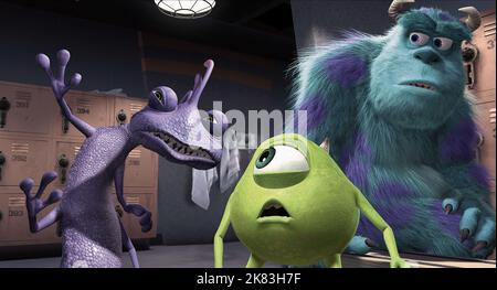 Randall Boggs, Mike & Sulley Film: Monsters, Inc.; Monsters Inc. (USA 2001) Characters: Randall Boggs, &  Regie: Pete Docter, David Silverman, Lee Unkrich, Director: P Docter,D Silverman,L Unkrich 28 October 2001   **WARNING** This Photograph is for editorial use only and is the copyright of DISNEY and/or the Photographer assigned by the Film or Production Company and can only be reproduced by publications in conjunction with the promotion of the above Film. A Mandatory Credit To DISNEY is required. The Photographer should also be credited when known. No commercial use can be granted without w Stock Photo