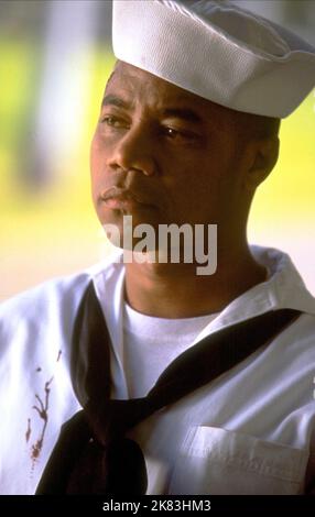 Cuba Gooding Jr. Film: Pearl Harbor (USA 2001) Characters: Petty Officer Doris Miller  Director: Michael Bay 21 May 2001   **WARNING** This Photograph is for editorial use only and is the copyright of BUENA VISTA and/or the Photographer assigned by the Film or Production Company and can only be reproduced by publications in conjunction with the promotion of the above Film. A Mandatory Credit To BUENA VISTA is required. The Photographer should also be credited when known. No commercial use can be granted without written authority from the Film Company. Stock Photo