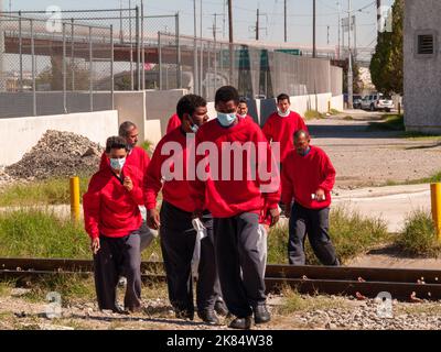 Juarez, Chihuahua, Mexico. 20th Oct, 2022. Nearly 600 Venezuelan migrants are stranded in Ciudad JuÃ¡rez, Chihuahua after being expelled from the United States under title 42, the migrants take shelter under the international bridge because the shelters are at their maximum capacity, every day more Venezuelans are expelled of the United States along this border. (Credit Image: © David Peinado/ZUMA Press Wire) Credit: ZUMA Press, Inc./Alamy Live News Stock Photo