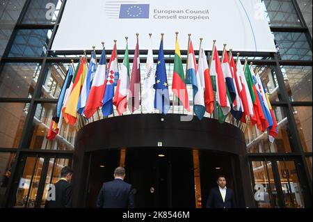 Brussels, Belgium. 20th Oct, 2022. Flags on European Summit, in Brussels, Belgium on October 20, 2022. Photo by Aleksy Witwicki/ABACAPRESS.COM Credit: Abaca Press/Alamy Live News Stock Photo