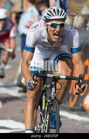 Marcel Kittel team Argos Shimano wins the stage in a sprint finish ...