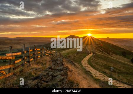 Amazing sunrise over Lose Hill on The Great Ridge, Peak District, Derbyshire, England, United Kingdom, Europe Stock Photo
