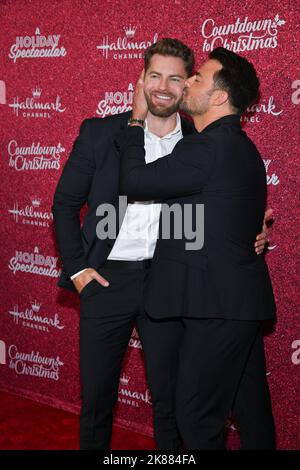 Jaymes Vaughan and Jonathan Bennett Stock Photo - Alamy